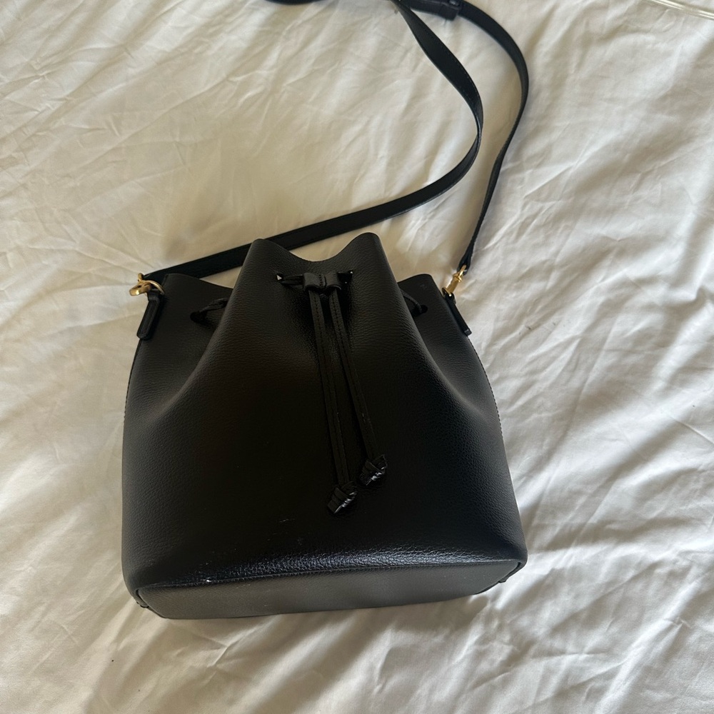 Elegant Black Leather Bucket Bag